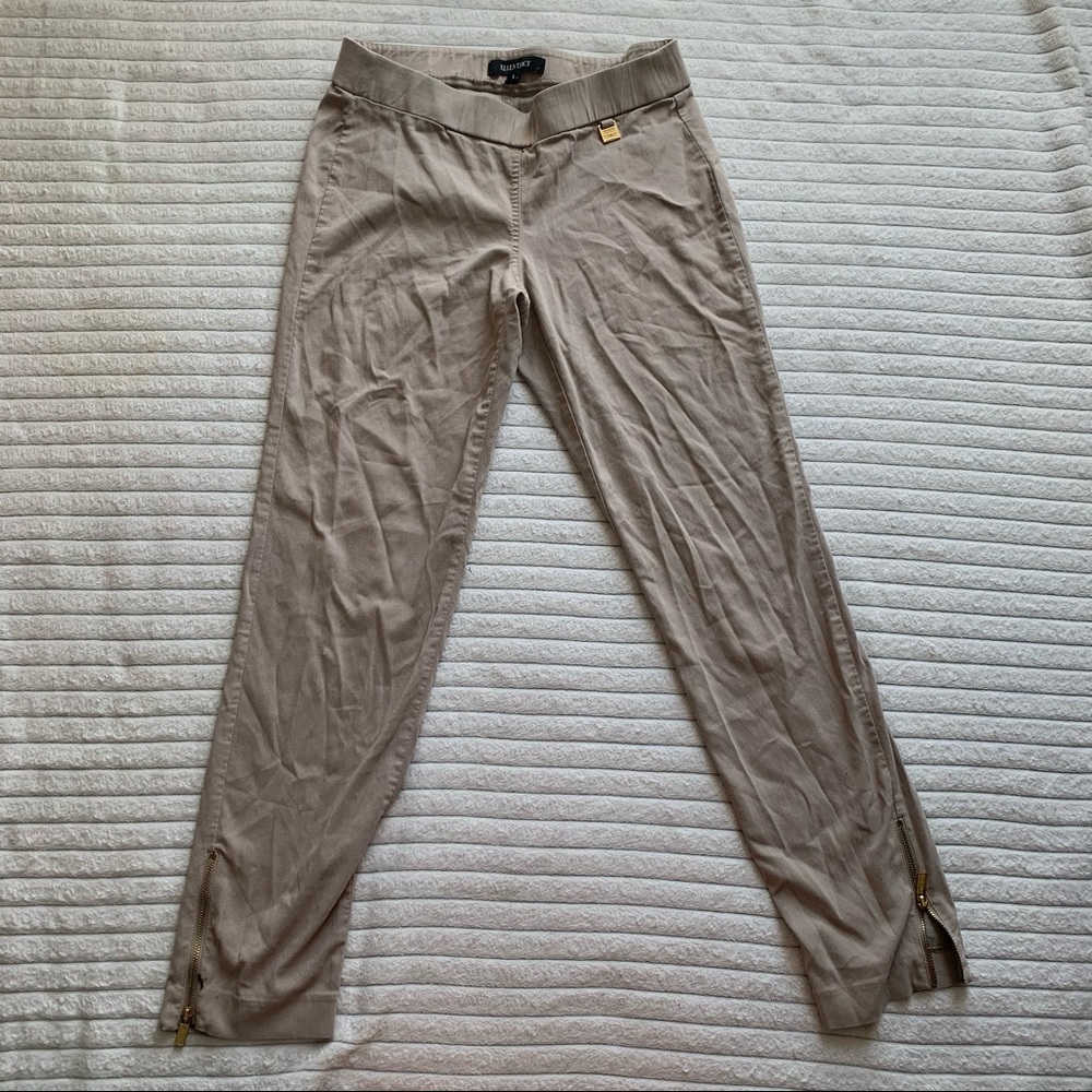 Ellen Tracy Comfy Khaki Pants